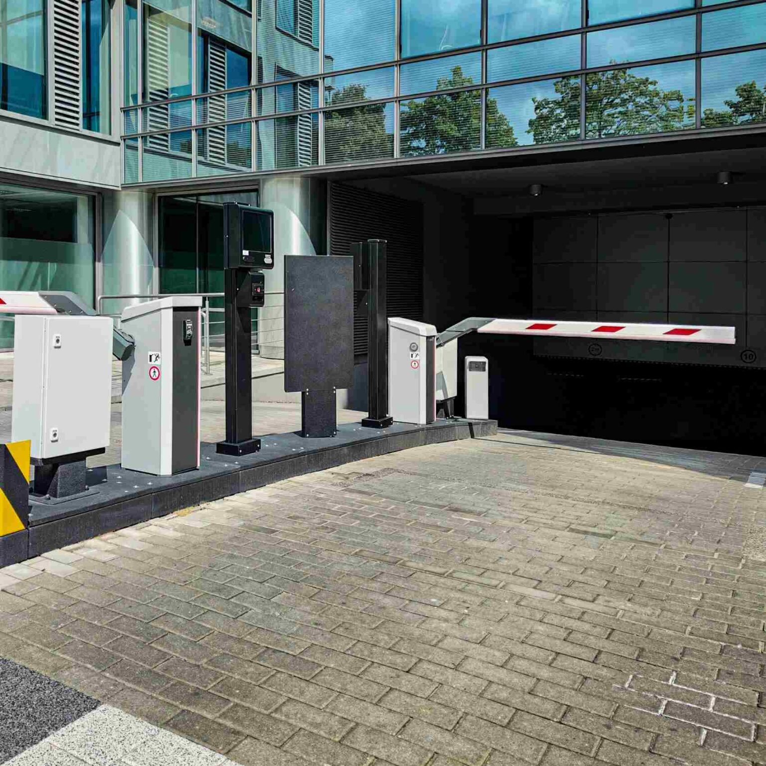 Vip Security Gate Commercial Security Gates GTA | How to Choose Your Security Gate - NEX ...